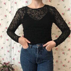 VTG mesh top with velvet design